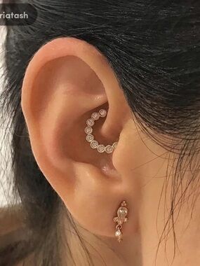 MARIA TASH 18k White Gold 16g 8mm Diamond Scalloped Horizontal Eternity Clicker